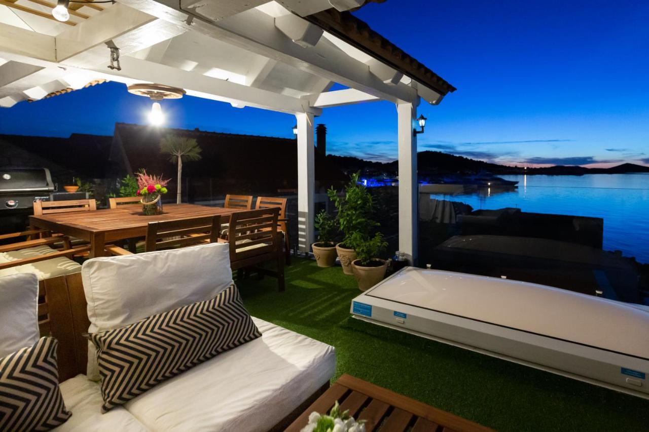 Luxury Leni Guest House 穆泰尔岛 外观 照片